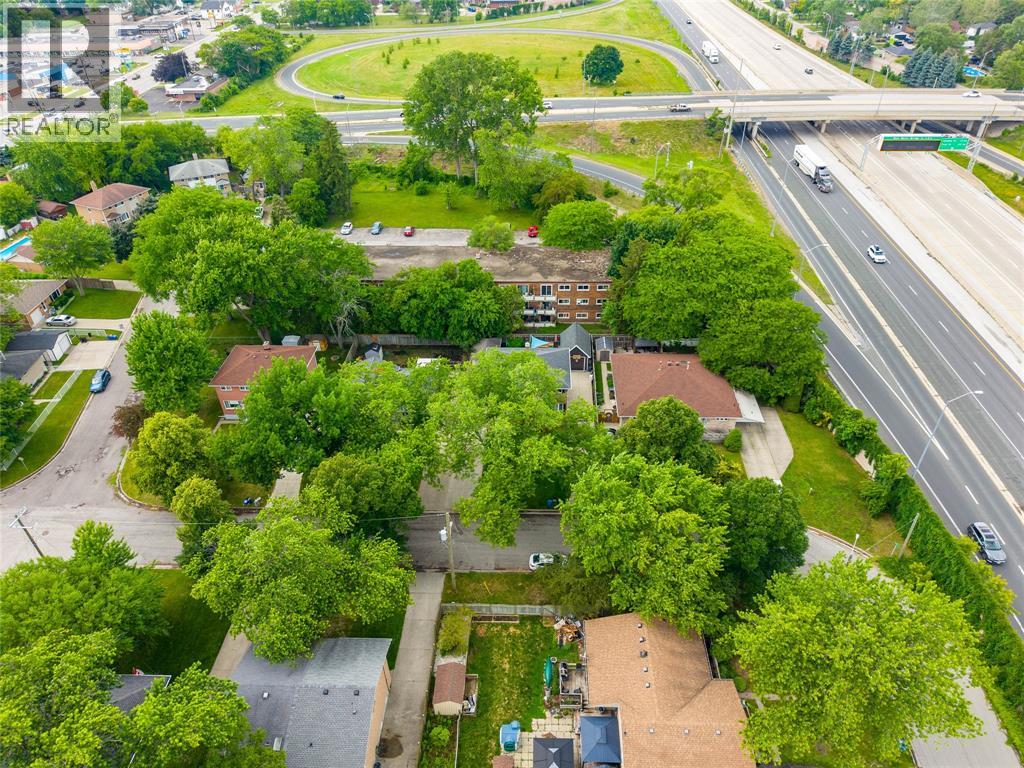 845 VROOM AVENUE - 28