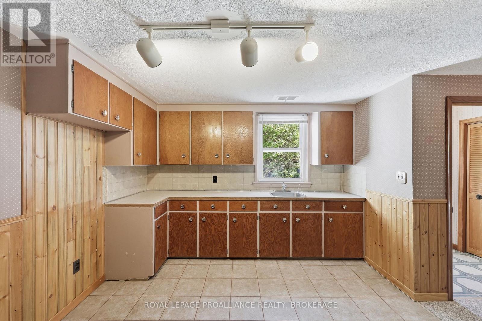 4756 BATH ROAD - 35