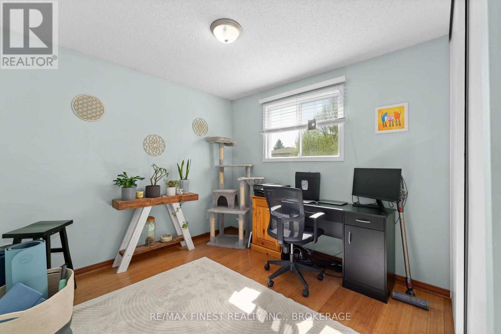102 GRENADIER DRIVE - 15