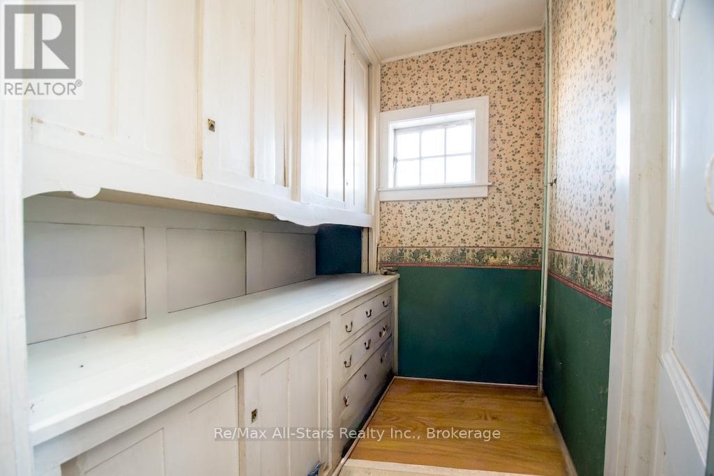 173 LINDSAY STREET S - 17
