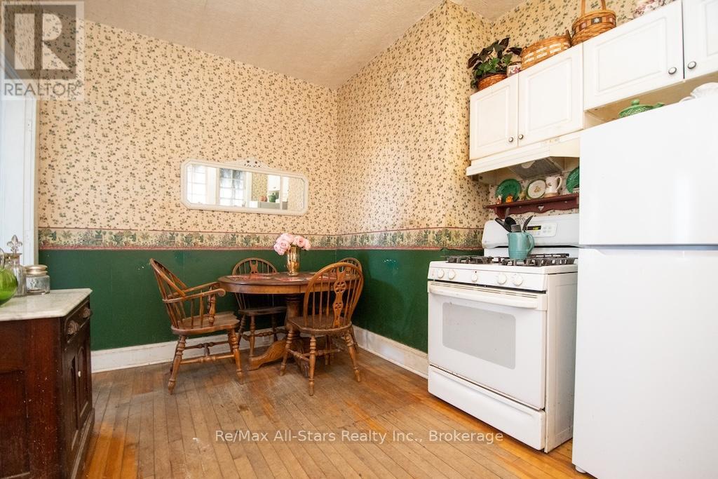 173 LINDSAY STREET S - 19