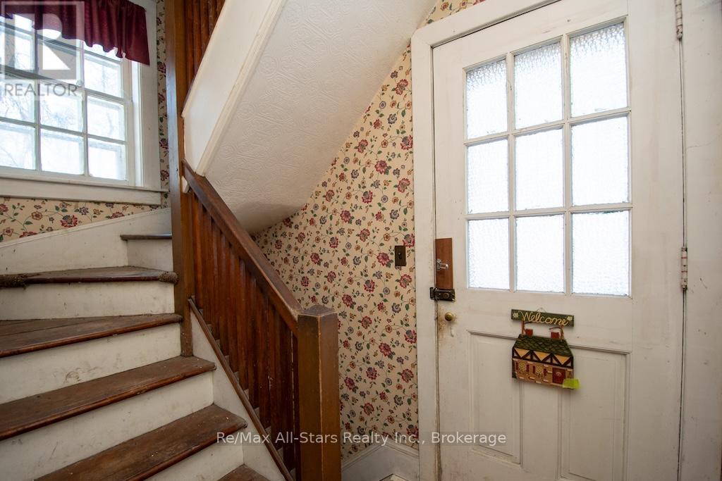 173 LINDSAY STREET S - 24