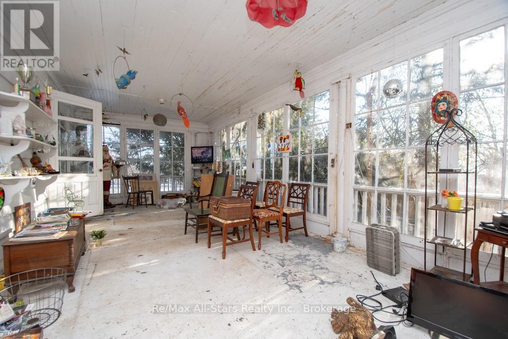 173 LINDSAY STREET S - 25