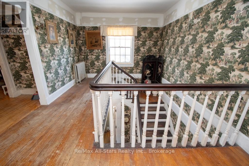173 LINDSAY STREET S - 27