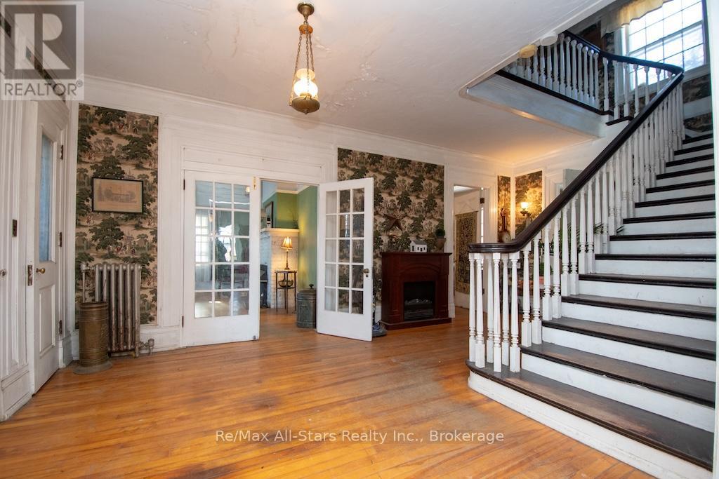 173 LINDSAY STREET S - 4
