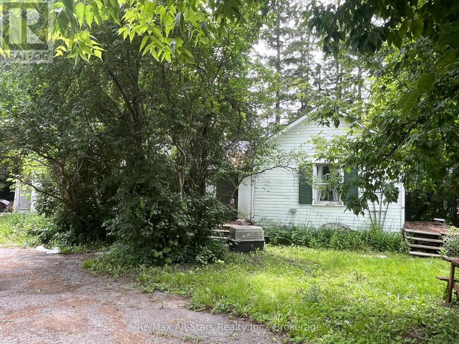 173 LINDSAY STREET S - 47