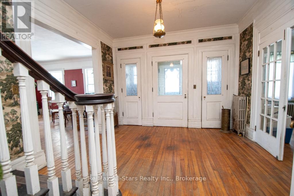 173 LINDSAY STREET S - 5