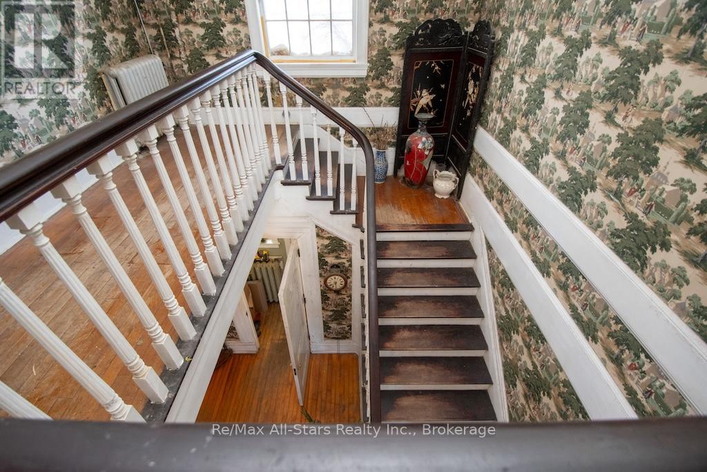 173 LINDSAY STREET S - 7