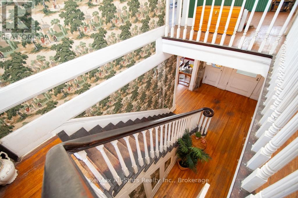 173 LINDSAY STREET S - 8