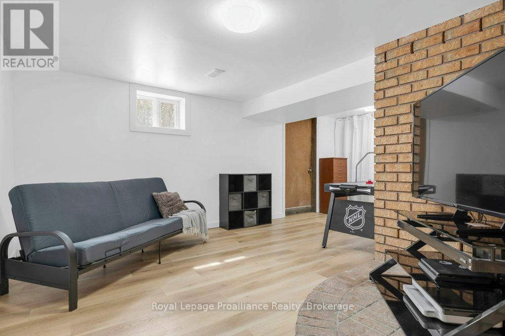12 COSGROVE LANE - 30