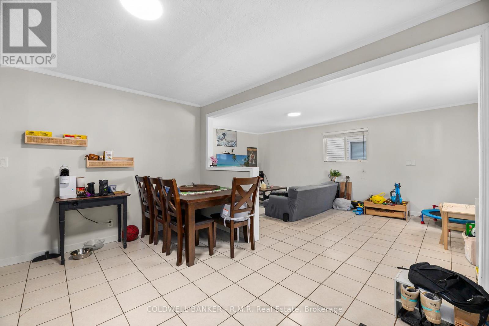 371 JOHN STREET - 10