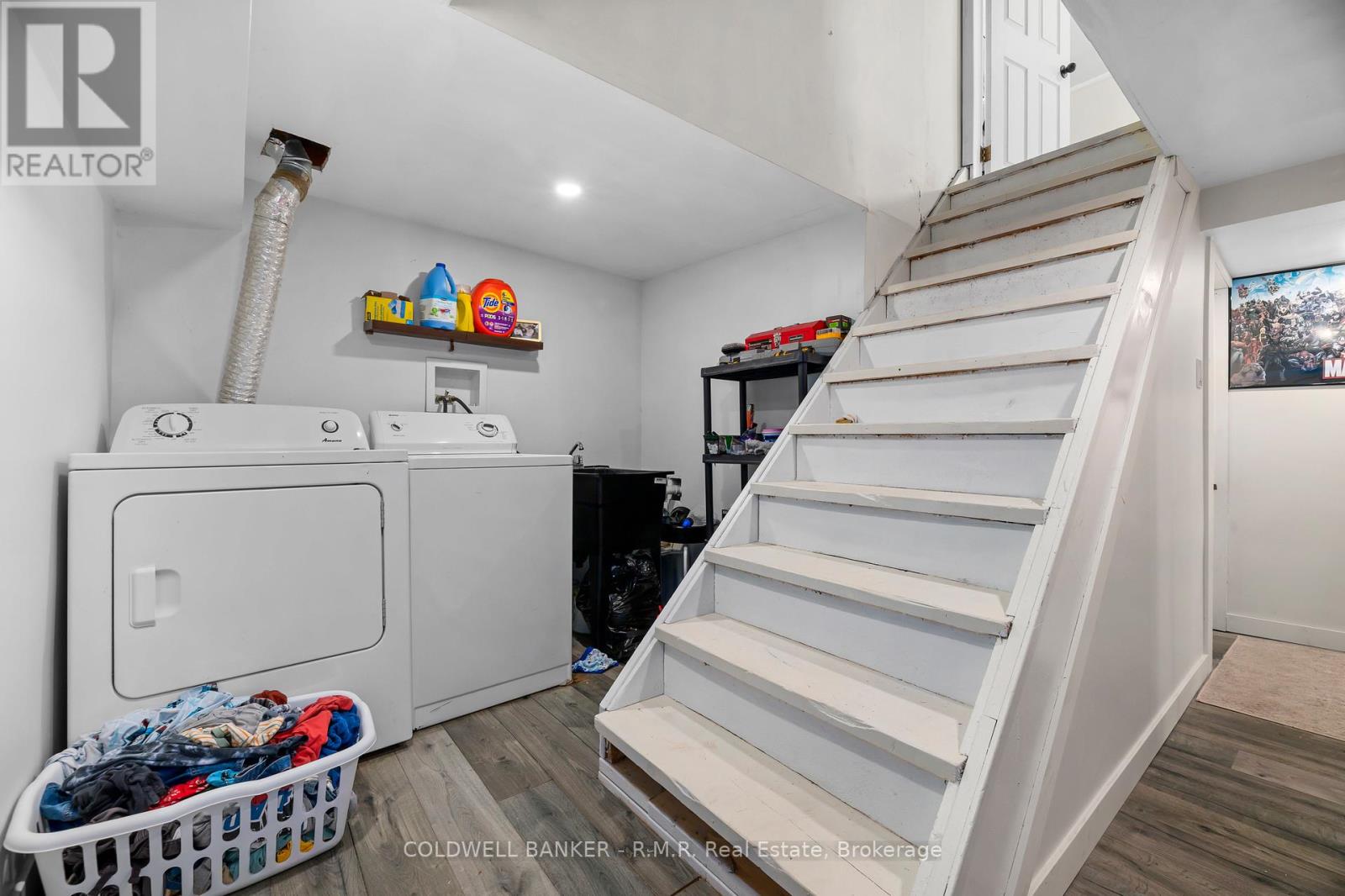 371 JOHN STREET - 13