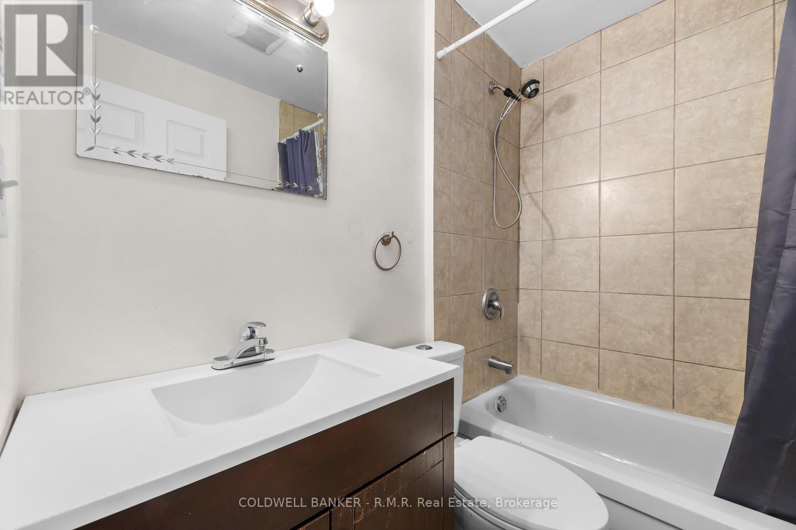 371 JOHN STREET - 17
