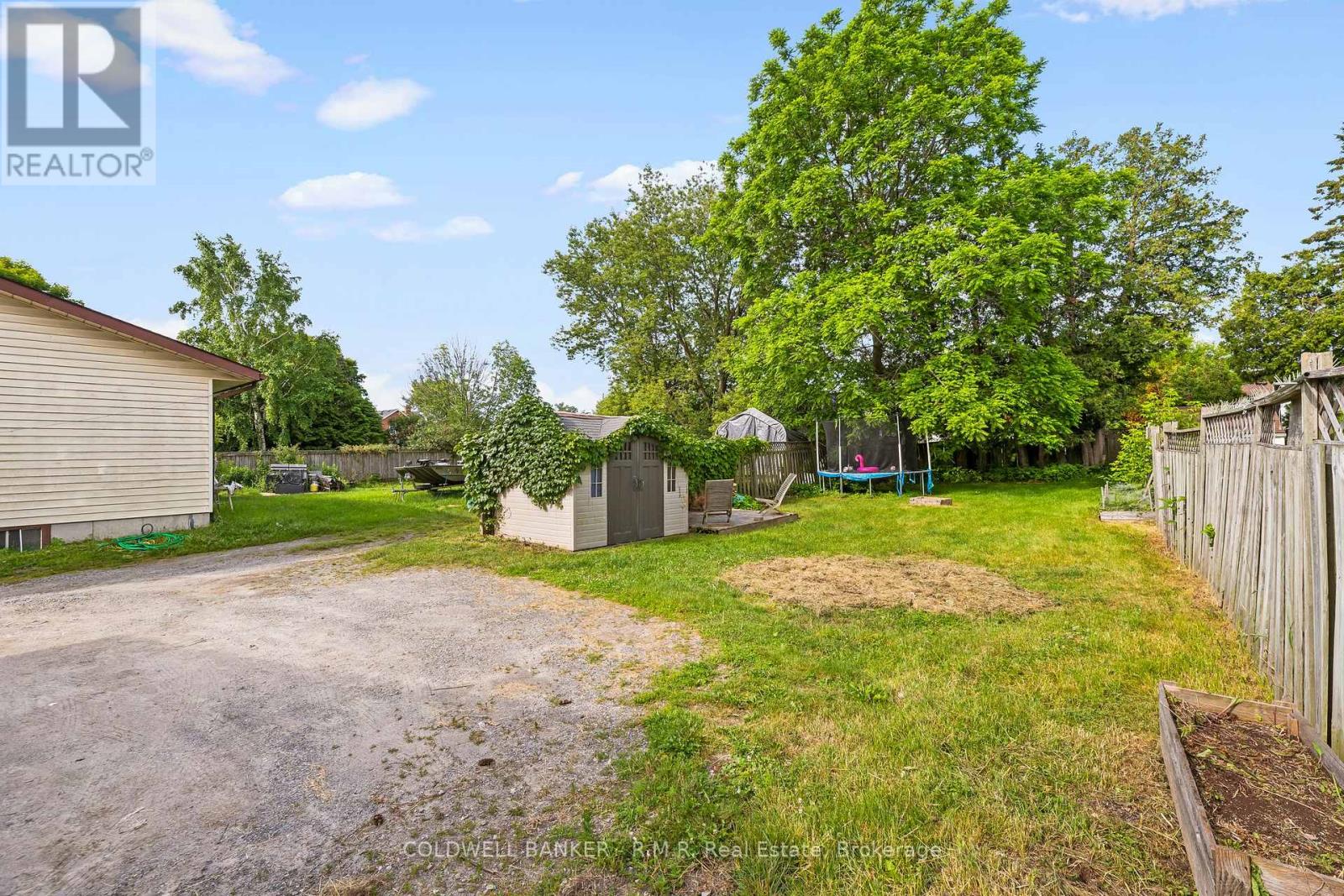 371 JOHN STREET - 23