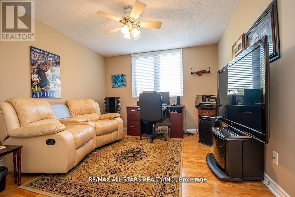 #305 51 RIVERMILL BOULEVARD - 18