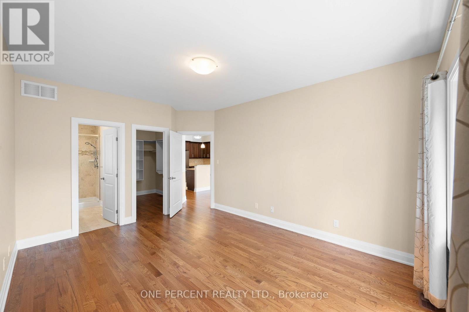 135 ELIZABETH STREET - 22