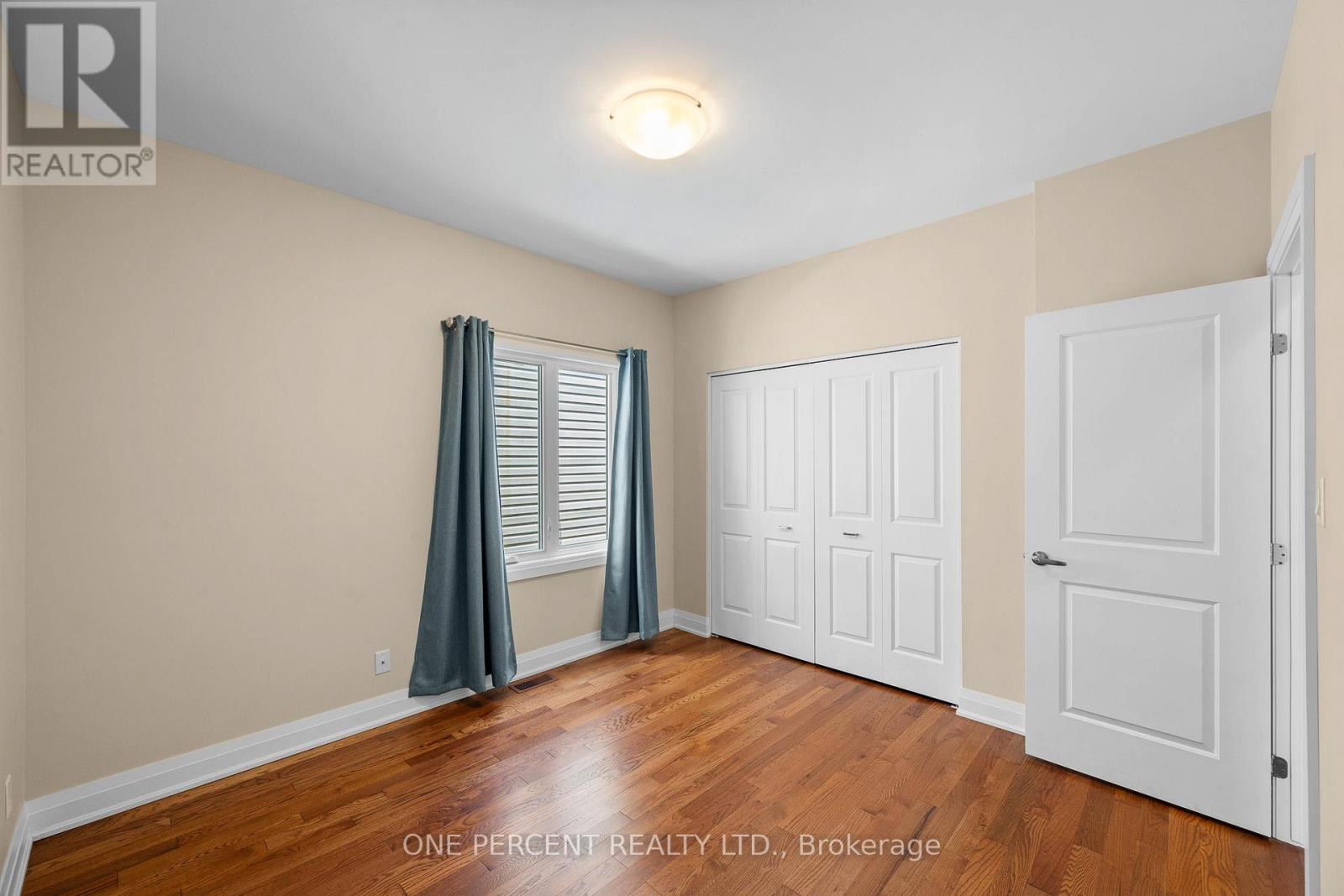 135 ELIZABETH STREET - 26