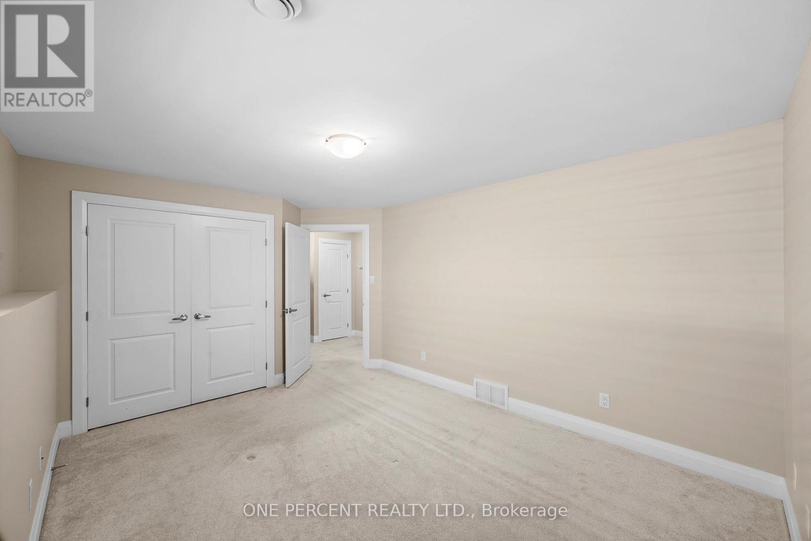 135 ELIZABETH STREET - 31