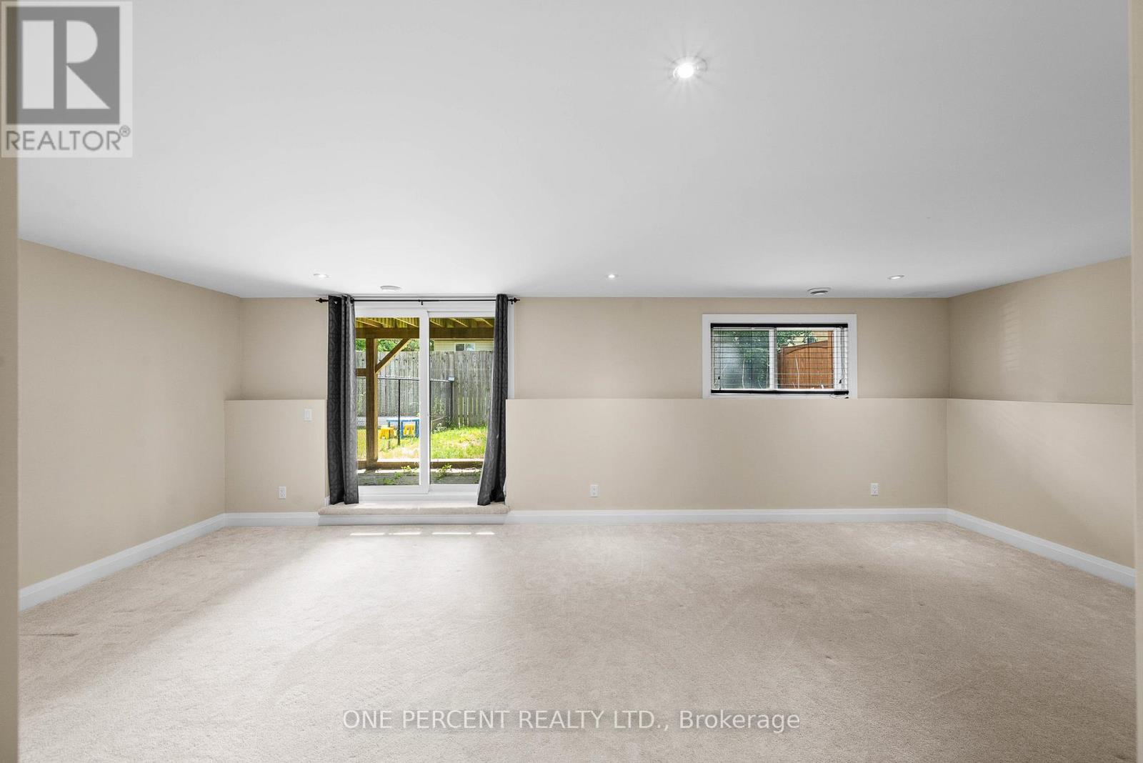 135 ELIZABETH STREET - 33