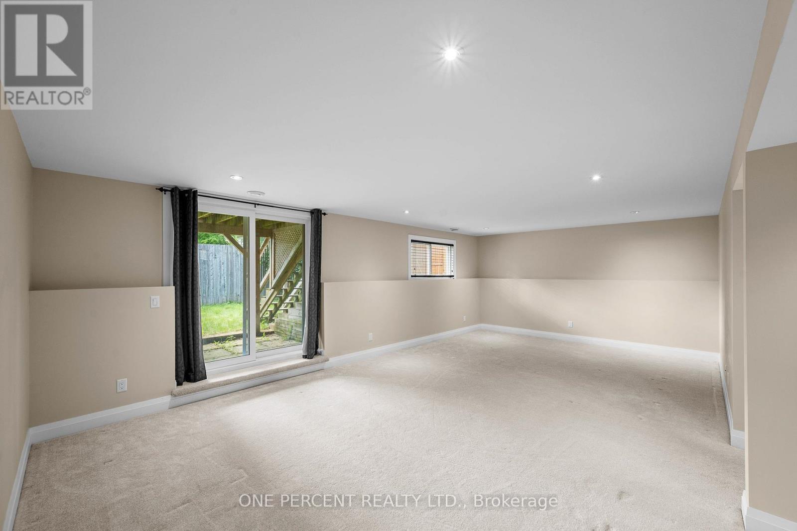 135 ELIZABETH STREET - 34