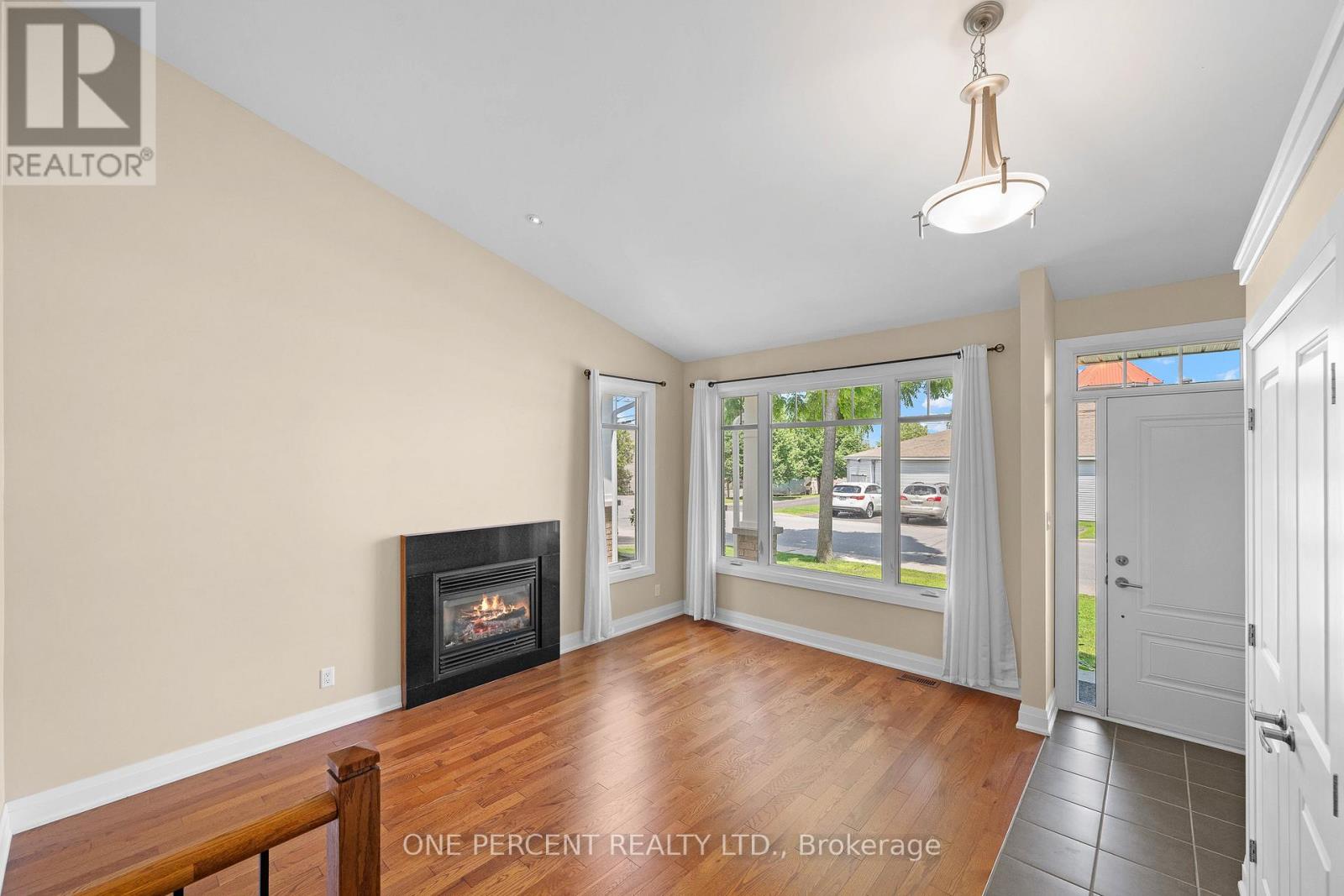 135 ELIZABETH STREET - 6
