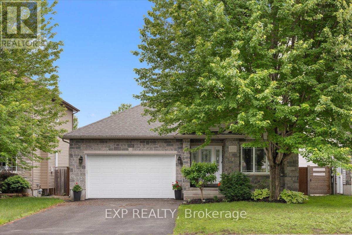 35 HONORE CRESCENT - 1