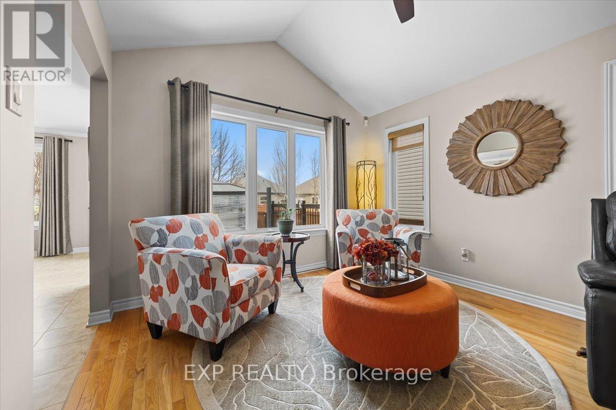 35 HONORE CRESCENT - 10