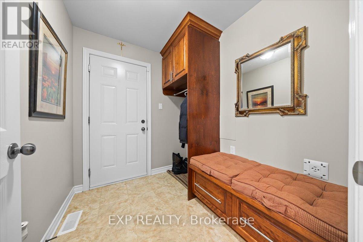 35 HONORE CRESCENT - 25