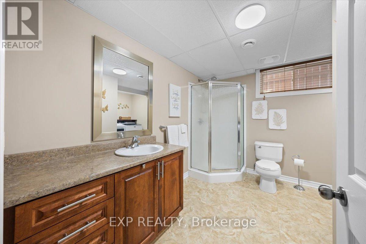 35 HONORE CRESCENT - 27