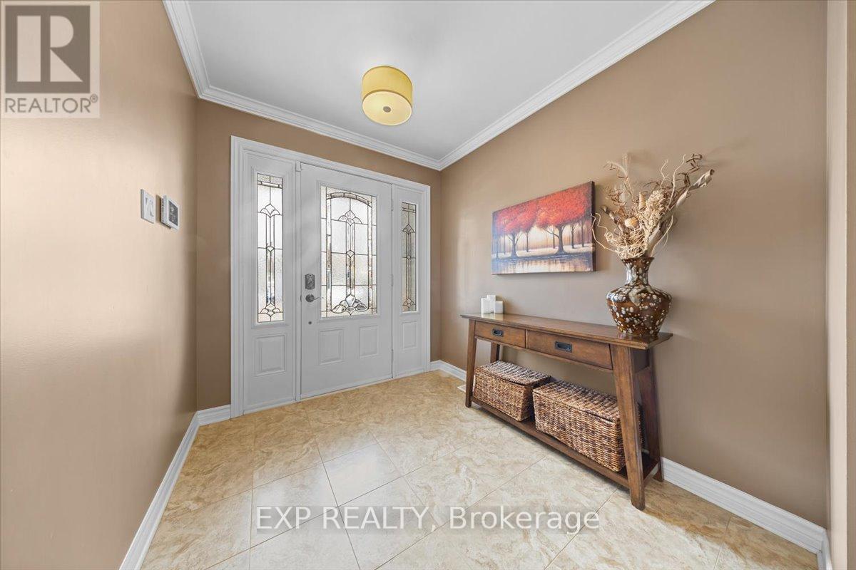 35 HONORE CRESCENT - 4
