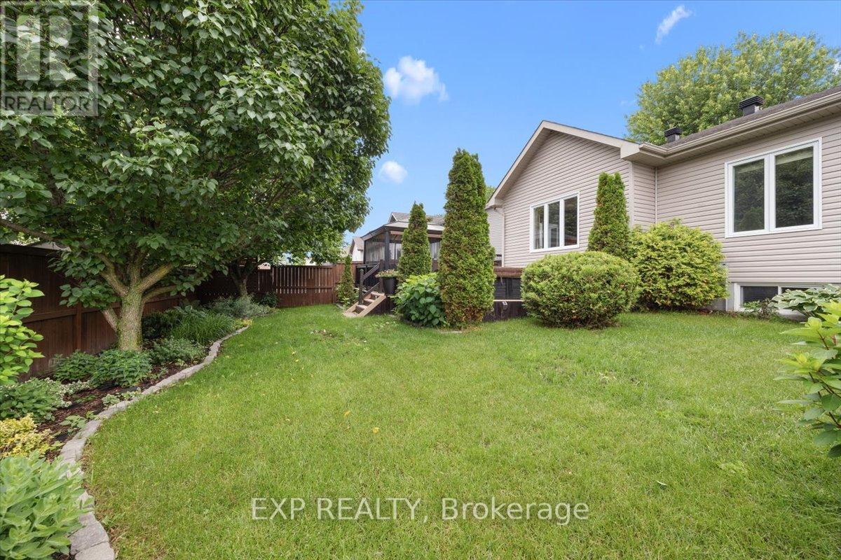 35 HONORE CRESCENT - 45
