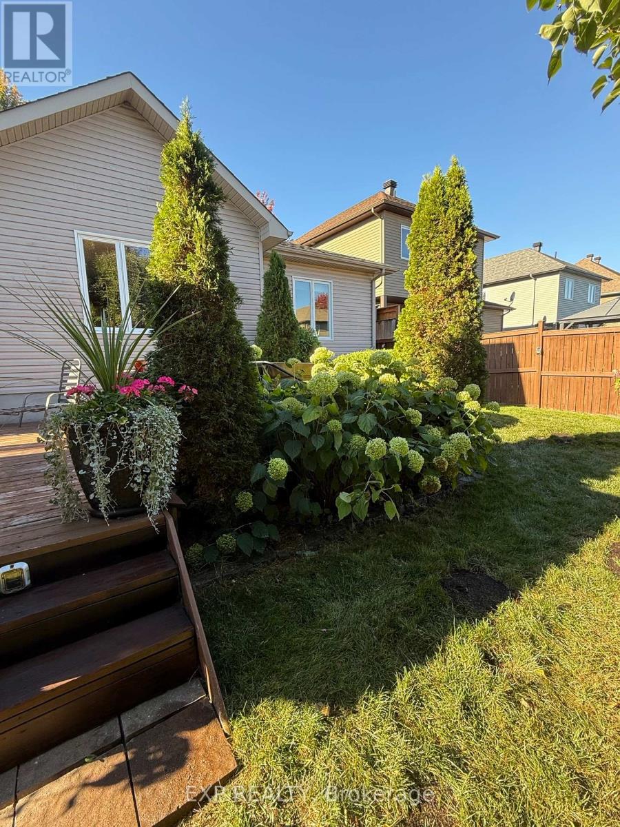 35 HONORE CRESCENT - 47