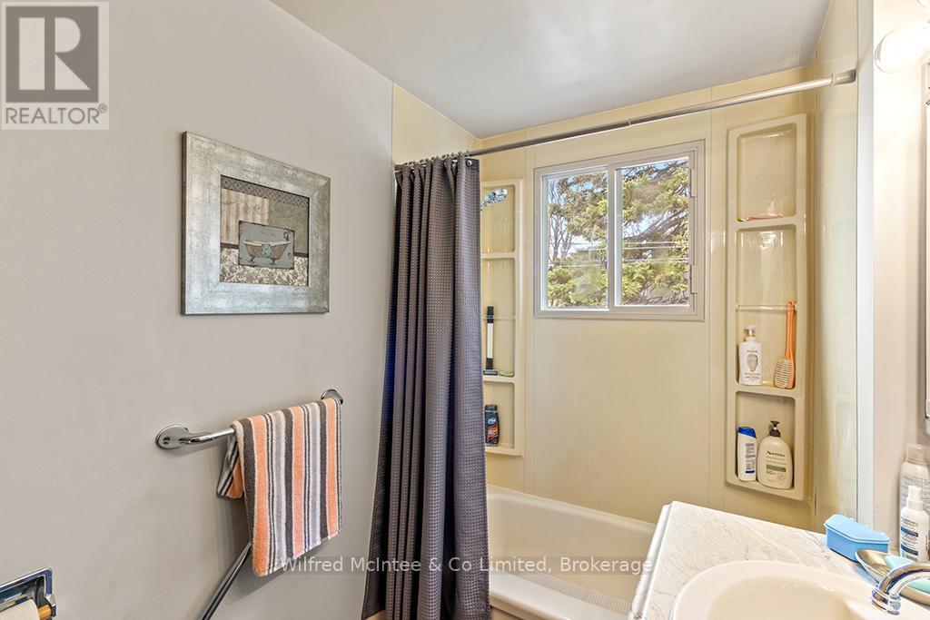 401395 GREY RD 4 - 16