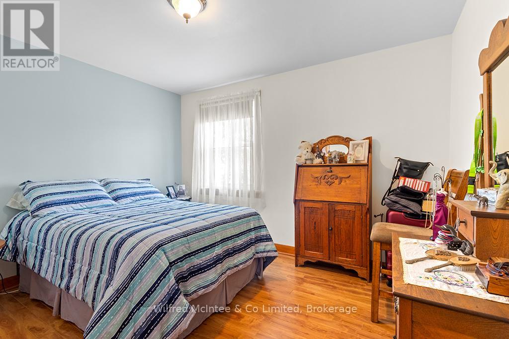 401395 GREY RD 4 - 12
