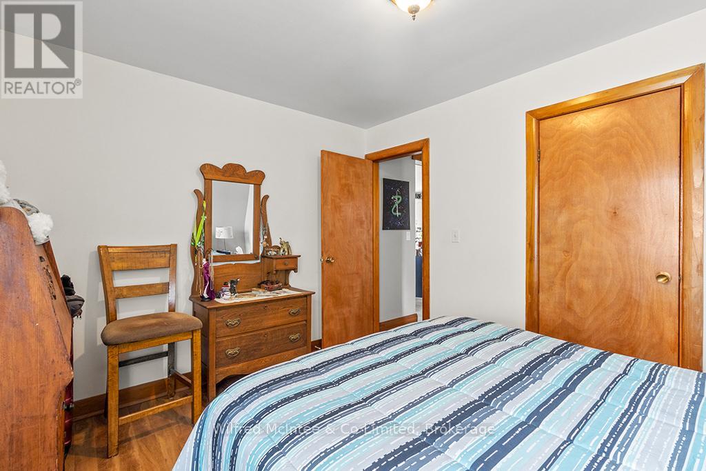 401395 GREY RD 4 - 13