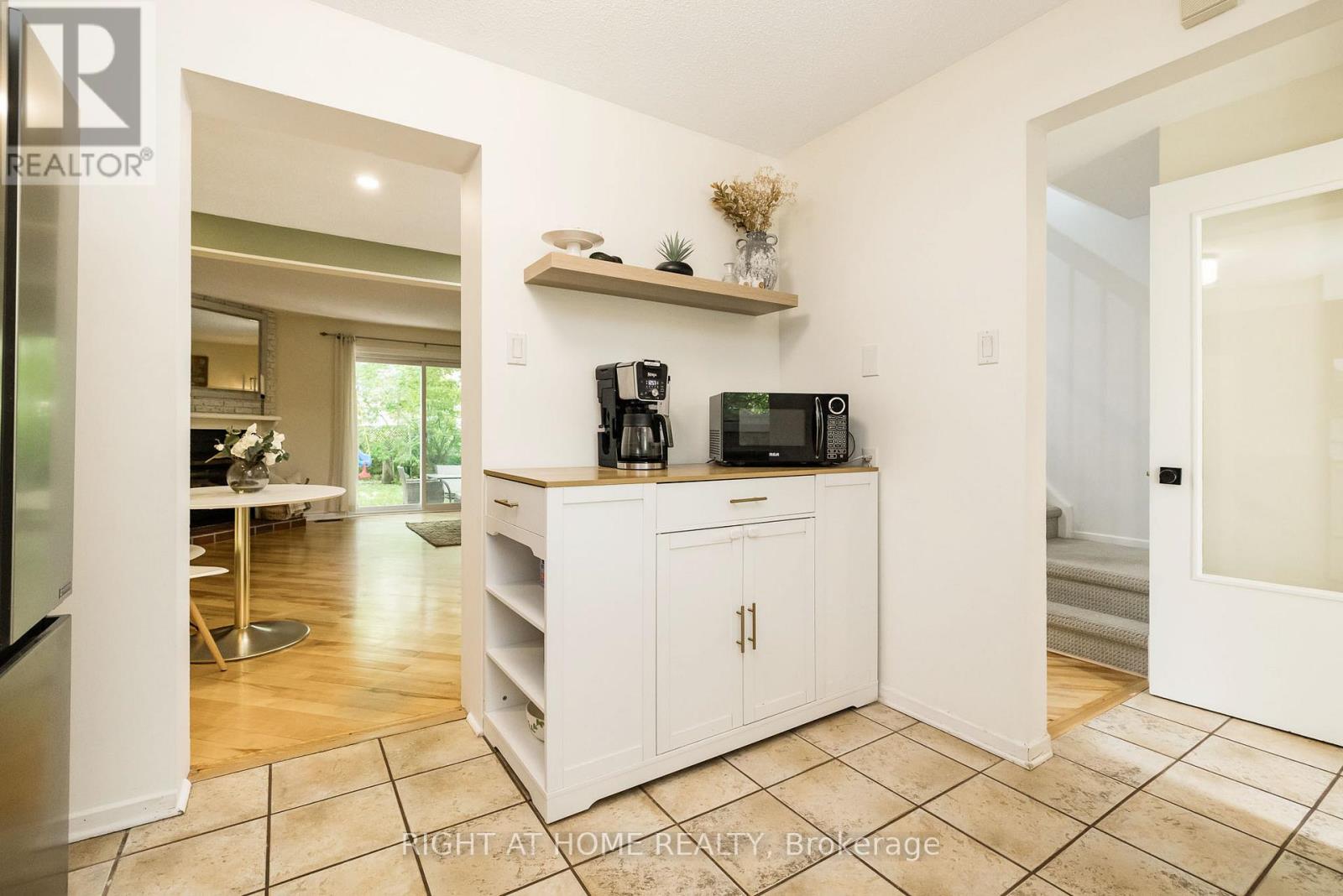 30 BERKSHIRE WAY - 16