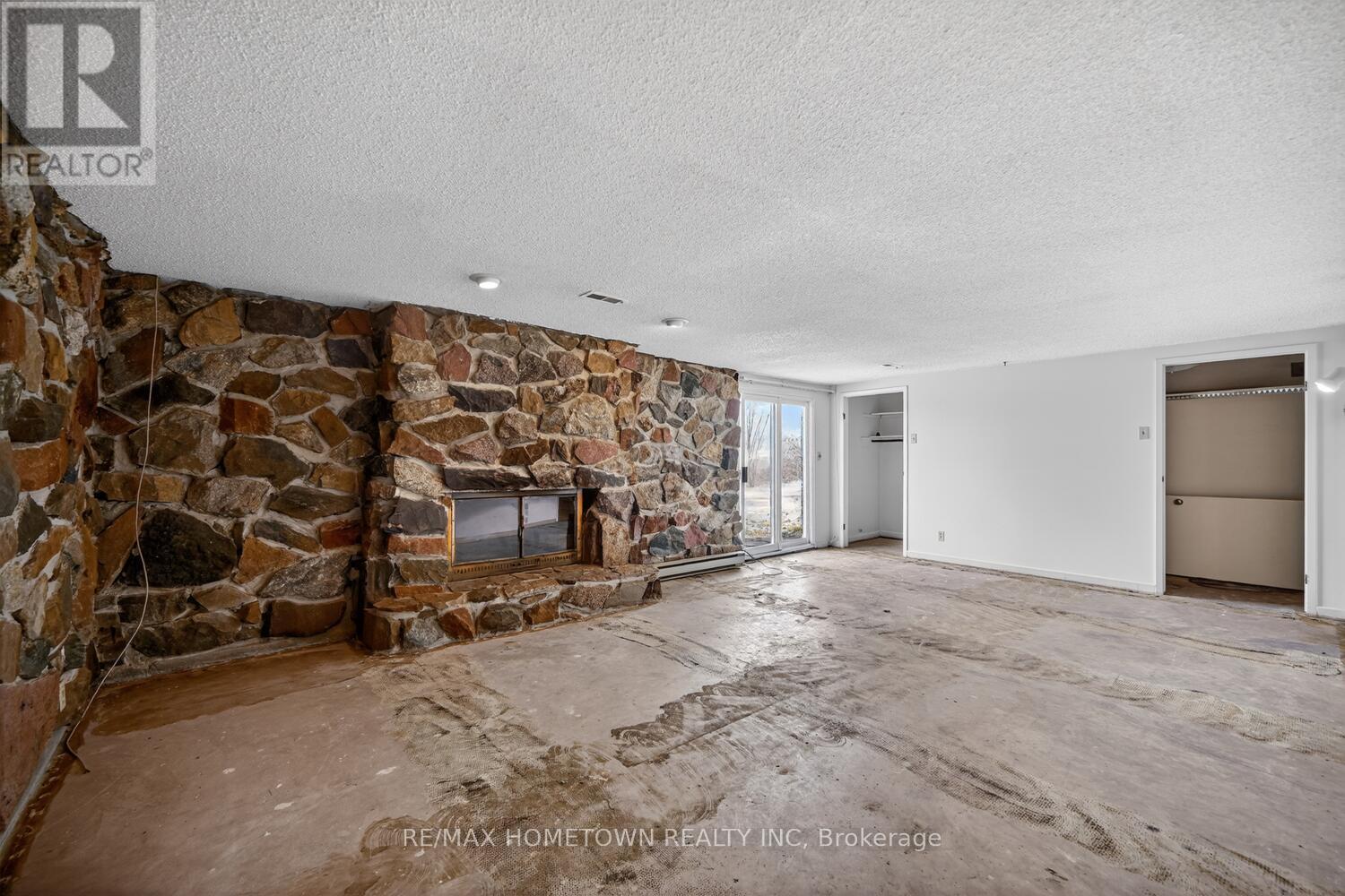 1327 1000 ISLANDS PARKWAY - 24