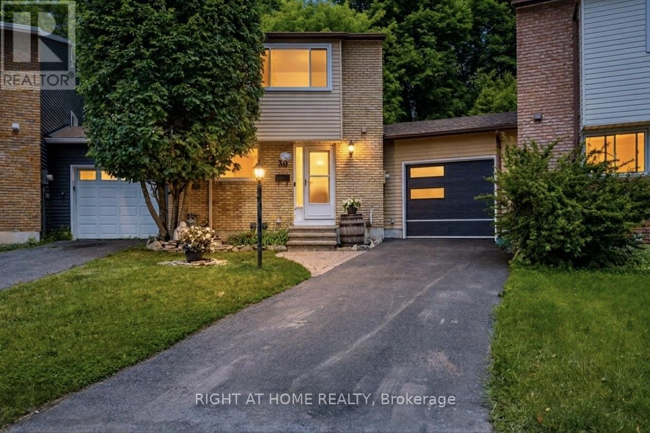 30 BERKSHIRE WAY - 2