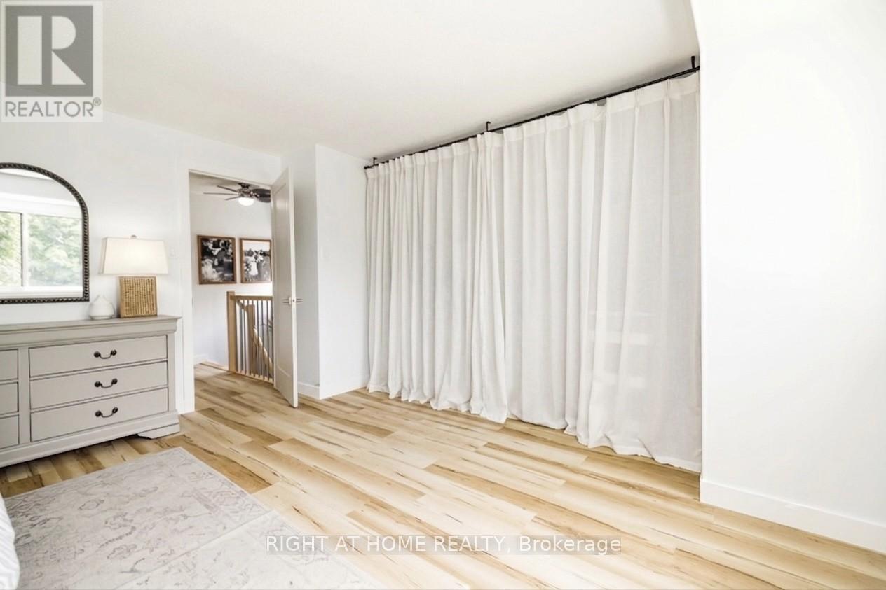 30 BERKSHIRE WAY - 22