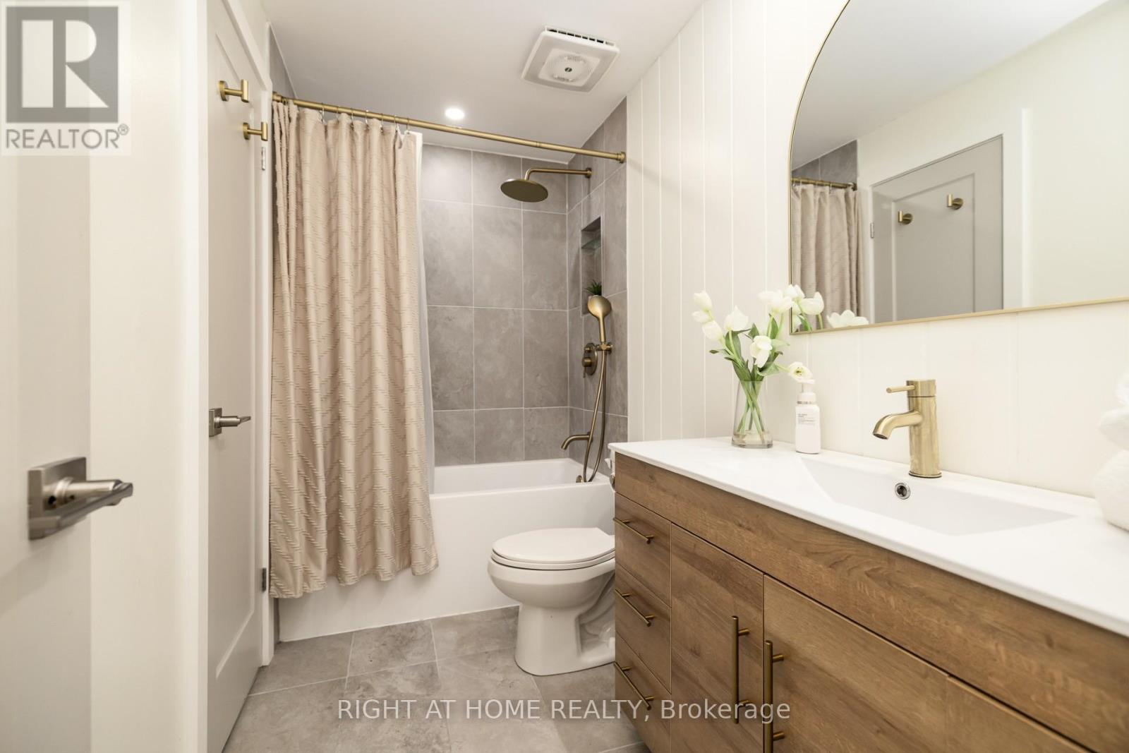 30 BERKSHIRE WAY - 23