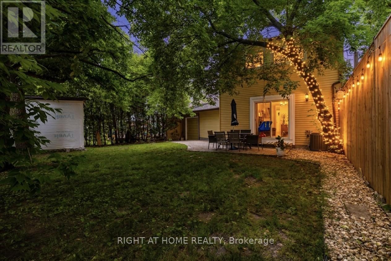 30 BERKSHIRE WAY - 32
