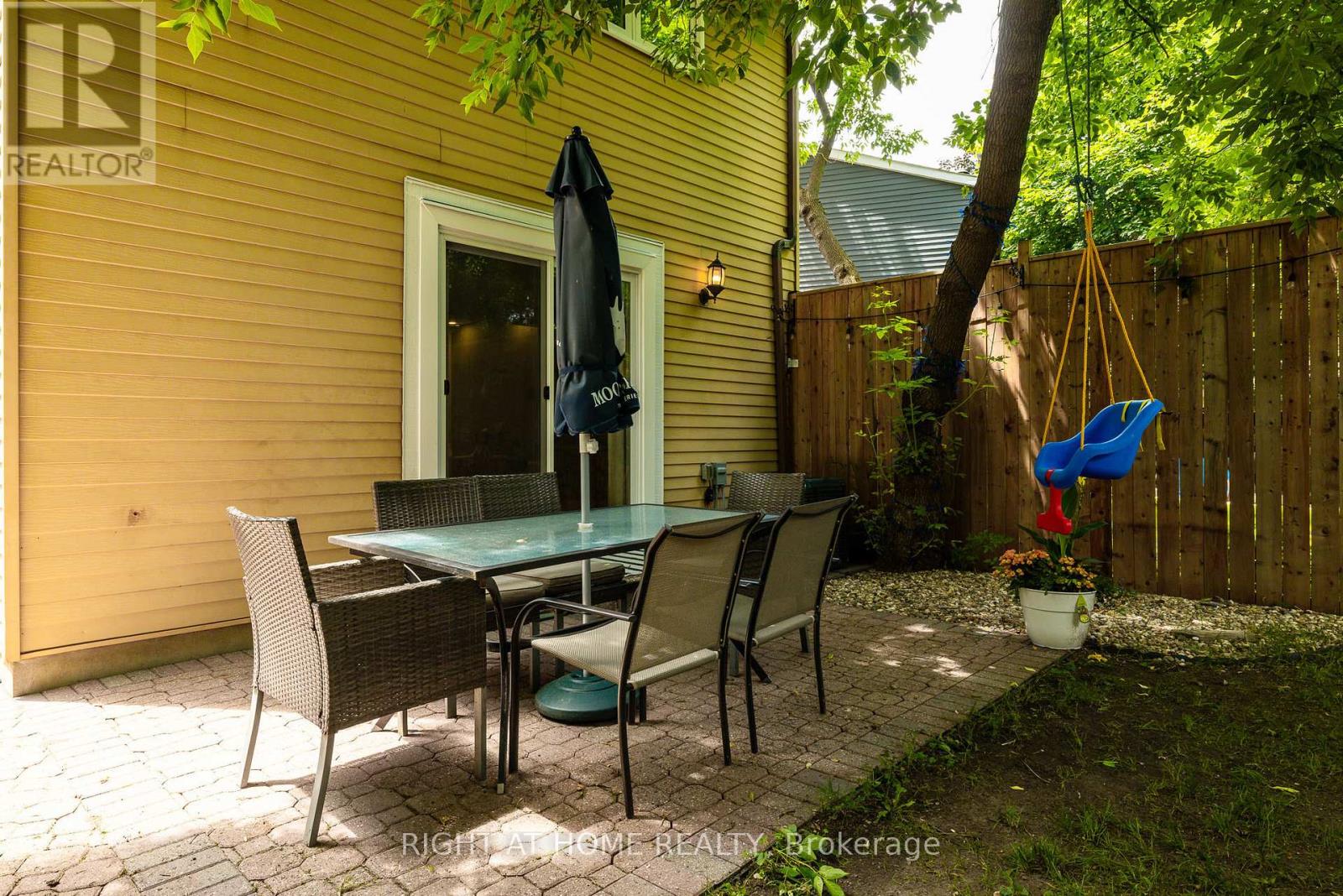 30 BERKSHIRE WAY - 37