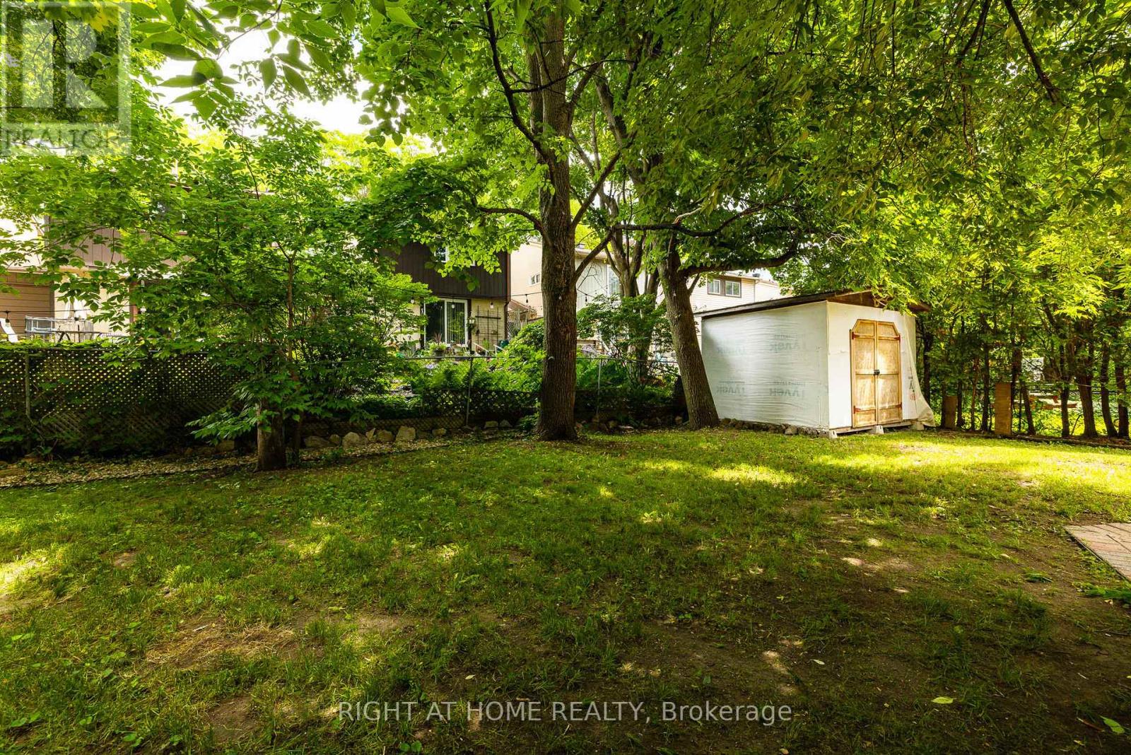 30 BERKSHIRE WAY - 36