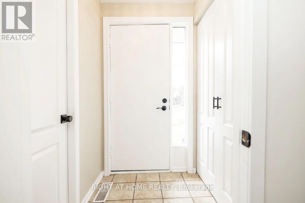 30 BERKSHIRE WAY - 5