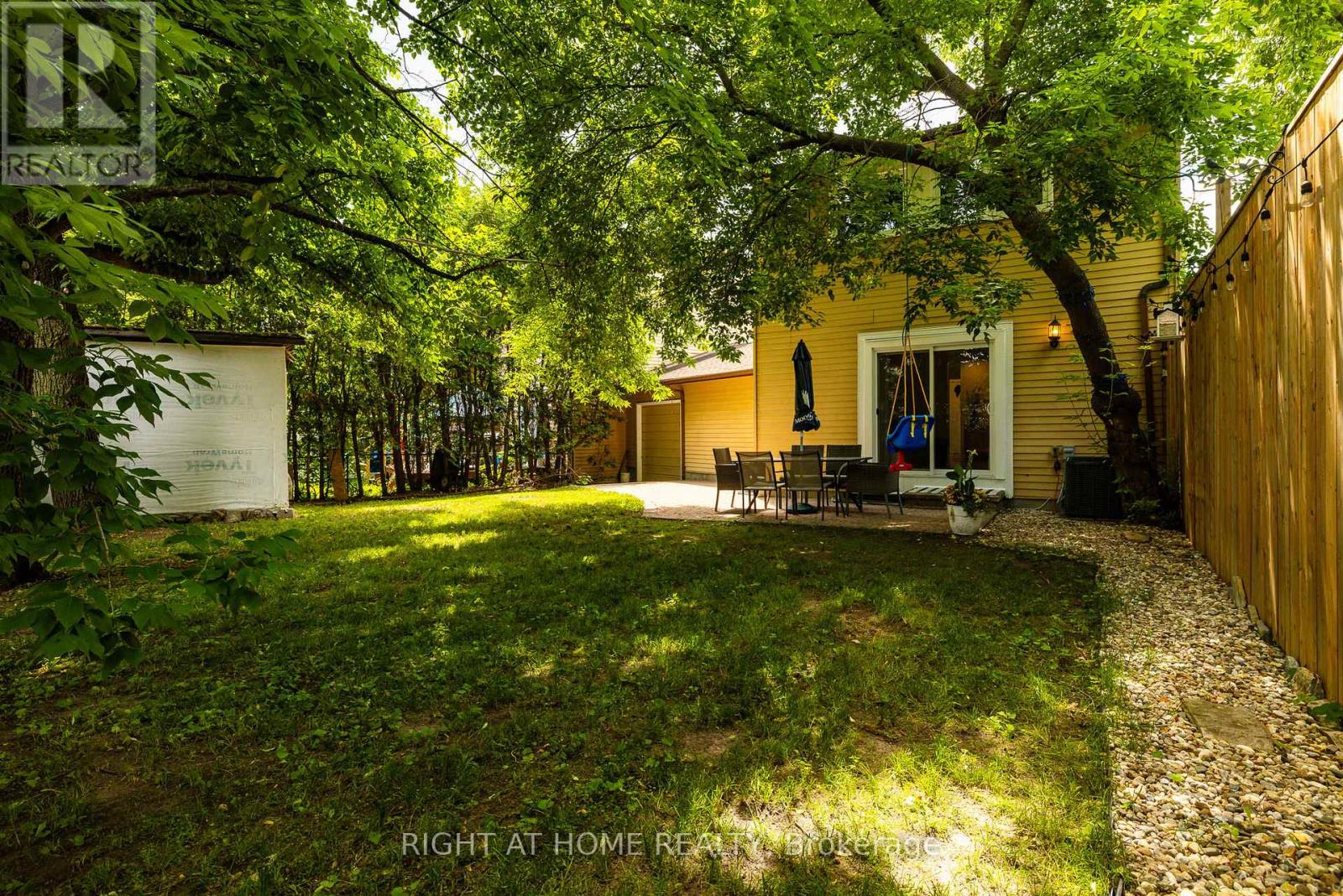 30 BERKSHIRE WAY - 35