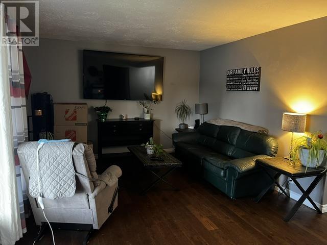 71 Hutchison AVE - 7