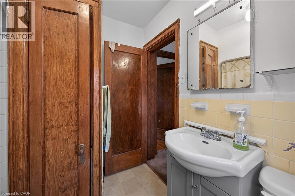 144 HUNTER Street W - 27