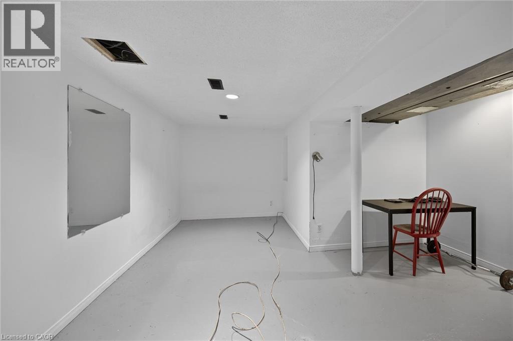 144 HUNTER Street W - 30