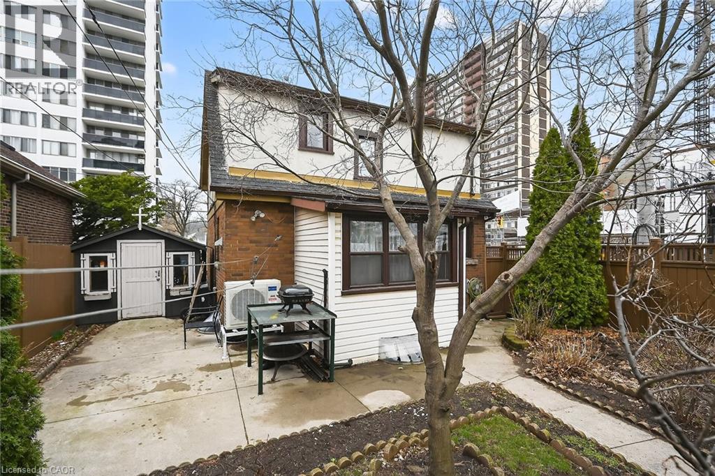144 HUNTER Street W - 35