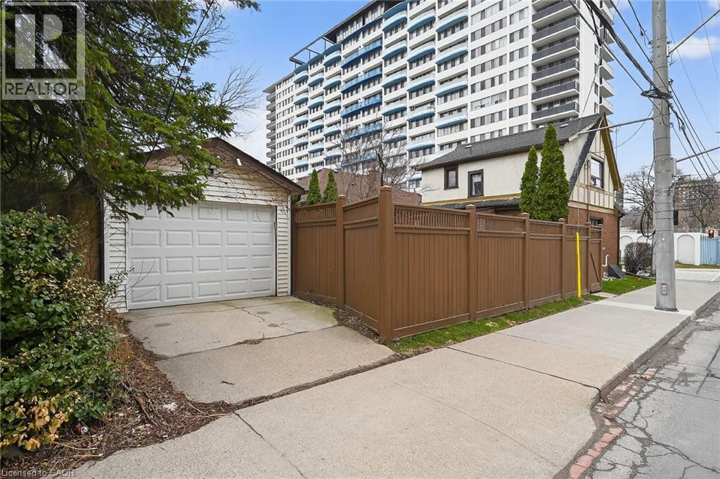 144 HUNTER Street W - 4